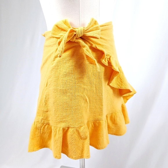 Saints + Secrets Yellow Ruffle Wrap Mini Skirt M - Picture 3 of 4